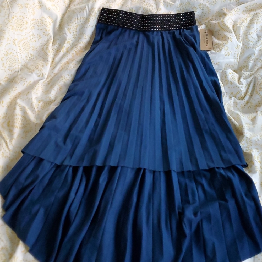 Asymmetrical High-Low blue skirt